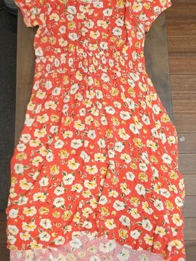 Size M Indigo Rose Red Floral Dress
100% rayon